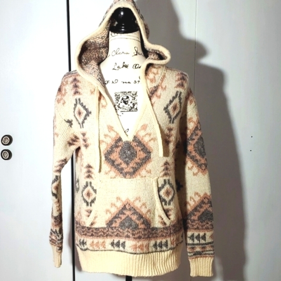 Forever 21 Cream Aztec Boho Neutral Pullover Hoodie warm Cozy oversized Sz.S/M - Picture 1 of 4